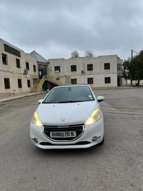 Peugeot 208 2015 Allure
