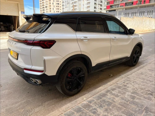 Geely Coolray 2025 