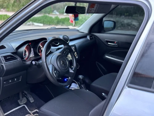 Suzuki Swift 2025 GLX Japan