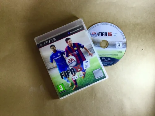ps3 super Slim édition limitée flashé (500Gb) + CD FIFA15