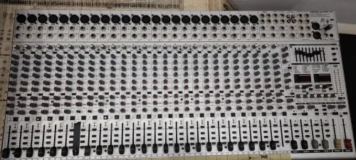 table de mixage behringer sl 32 pistes