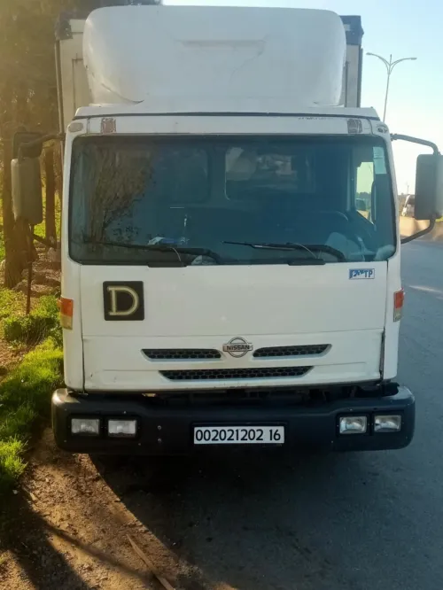 Alton 10 t Nissan 2002