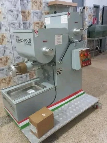 Machine a pates 
