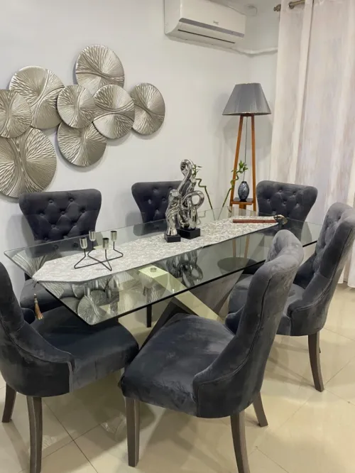 table à manger avec tableau décoration 