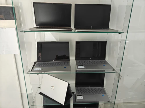 LAPTOP HP 15-fd0095wm-intel core i51235U (12é gen) 8G RAM, 256SSD, 15,6 full hd, couleur Silver