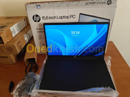 LAPTOP HP 15-fd0095wm-intel core i51235U (12é gen) 8G RAM, 256SSD, 15,6 full hd, couleur Silver   