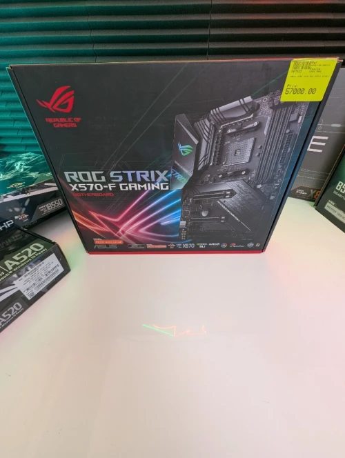 Carte mère ASUS ROG STRIX X570-F GAMING AM4