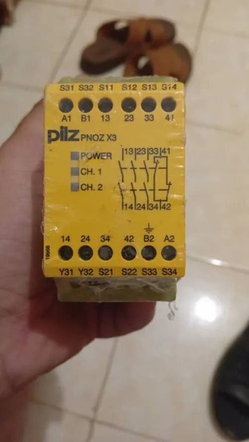 Relais de sécurité pilz 