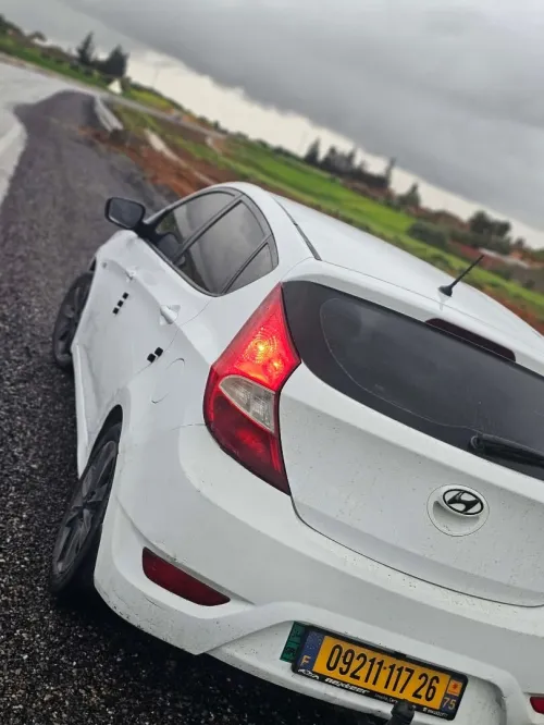 Hyundai Accent RB  4 portes 2017 Accent RB  4 portes