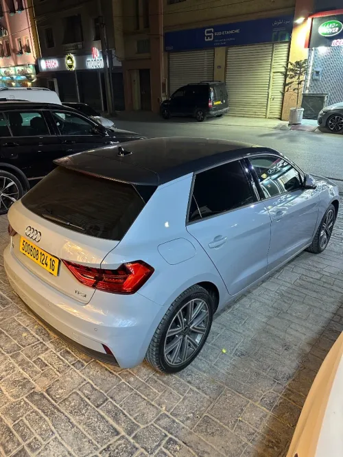 Location de voiture Audi a1 2024 2025 Sline