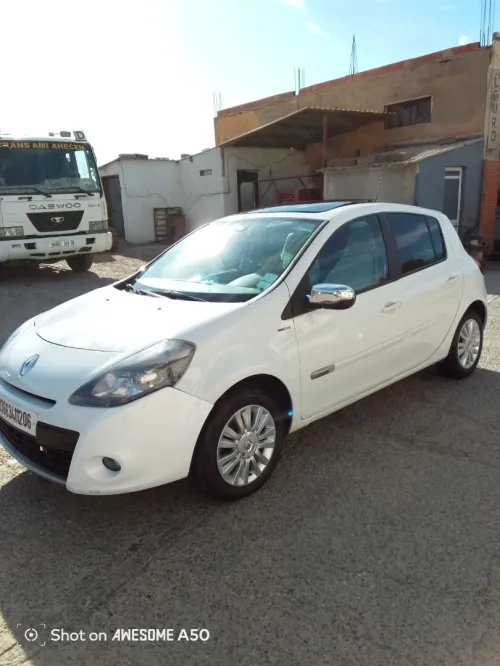 Renault Clio 3 2012 Night and Day