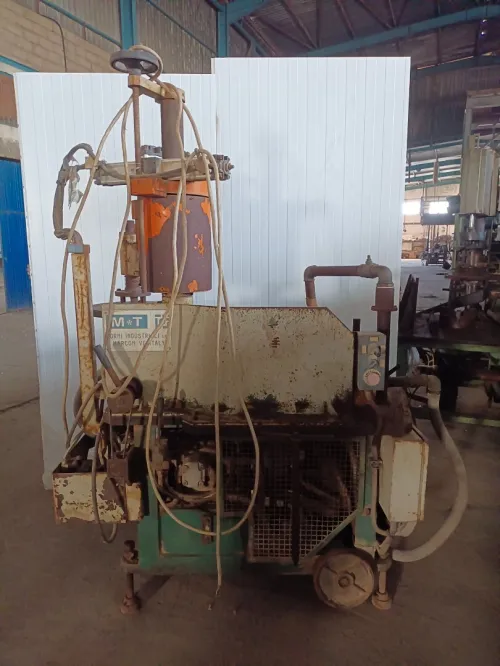 Materiel de fabrication d'articles en verre