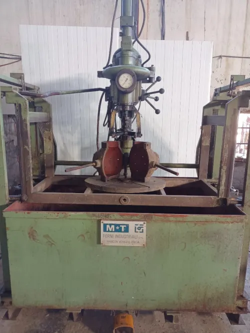 Materiel de fabrication d'articles en verre