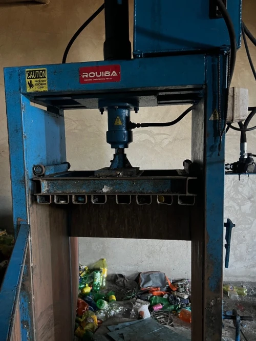 برأس هيدروليك hydraulic Press