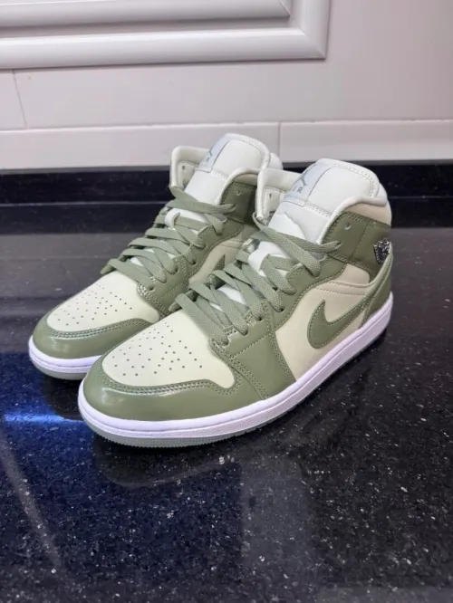 Nikes chaussures originales