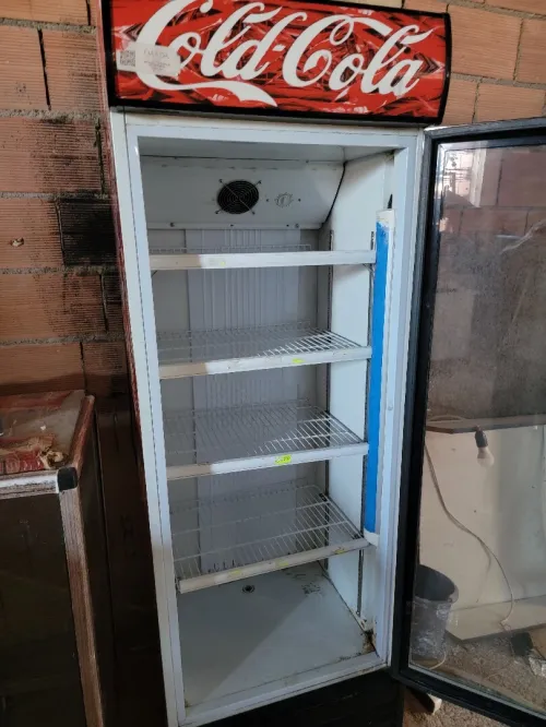 A vendre frigo cold-cola / fast-food/ cafétéria très bon état