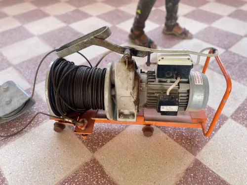 Mont charge italienne 1000kg/380V