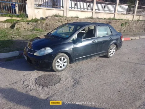 Nissan Tiida 5 portes 2010 Tiida 5 portes