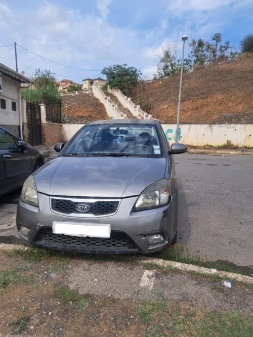 Kia RIO 4 portes 2011 toute option