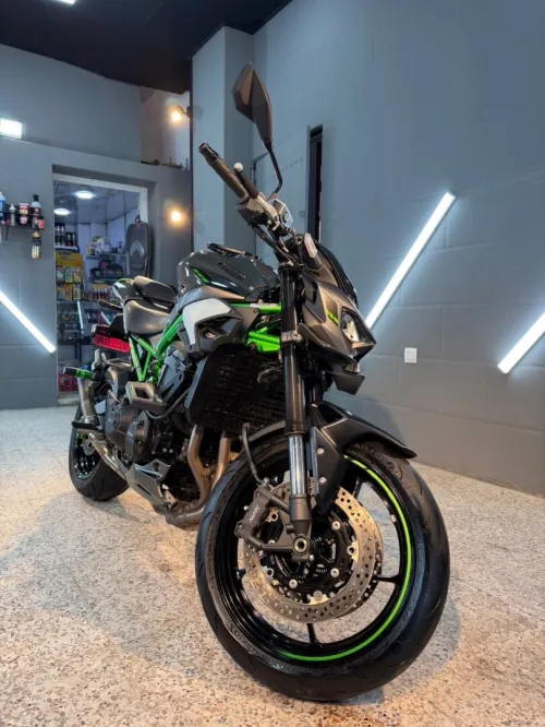 Kawazaki Z900 2025