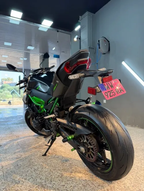 Kawazaki Z900 2025