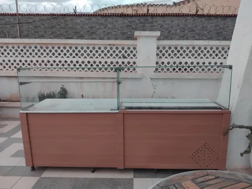 Four pizza-frigo presentoir 2m.65