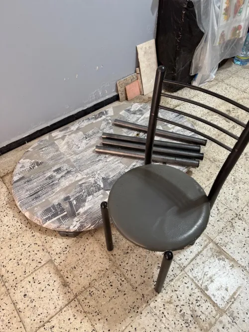 Table de cuisine en plastique dur 