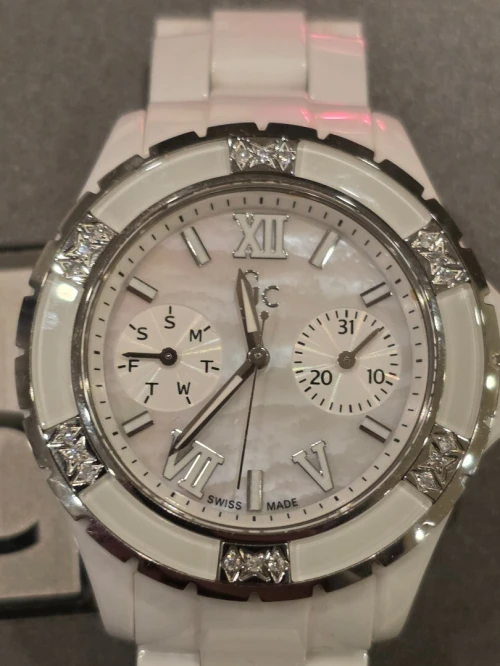 Montre diamant