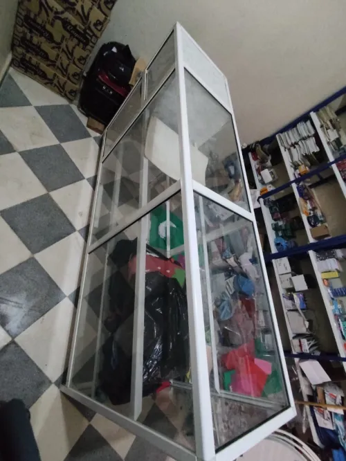 Présentoir vitrine magasin