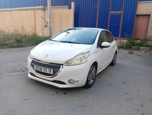 Peugeot 208 2013 Fennec