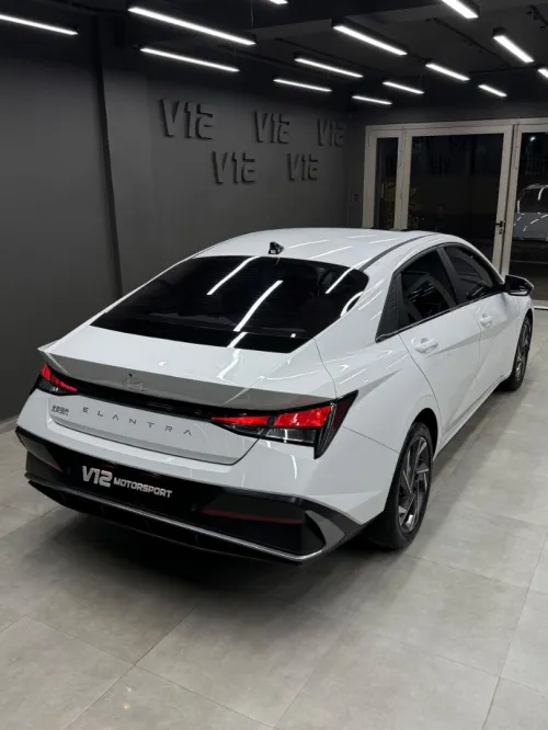 Hyundai ELANTRA 2025 