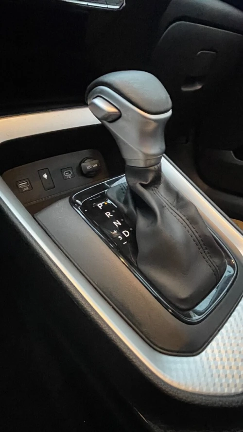 Kia Sonet  2025 Full options