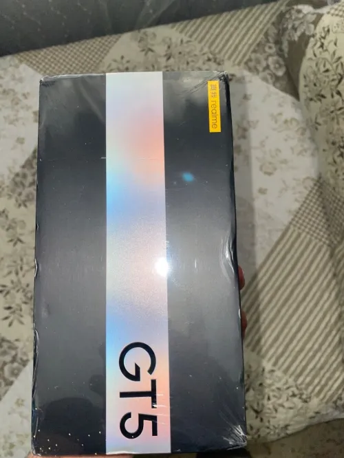 Realmi Gt5
