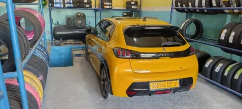 Peugeot 208 2023 GT
