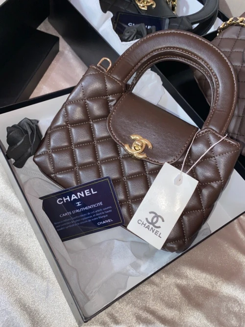 Sac Chanel avec la boîte lux