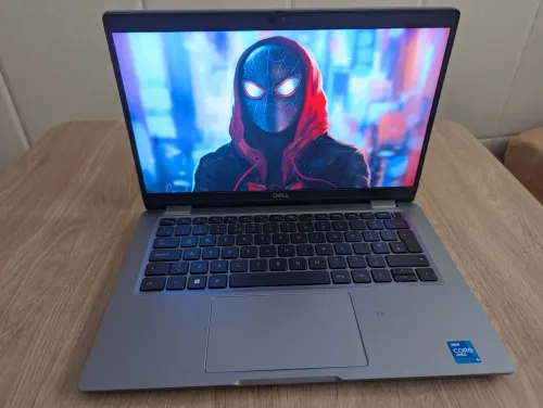 DELL LATITUDE 5320, I5 11-eme Gen, 8GB RAM, 256GB SSD, Ecran 13'' FHD, Clavier QWERTY Lumineux