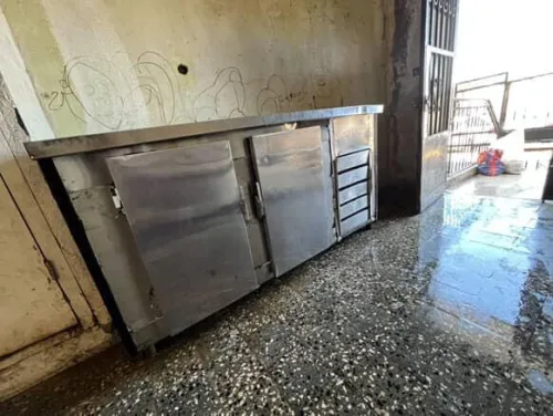 Table travaille inox frigo 