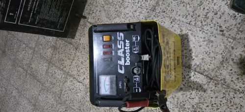 Chargeur batterie boster démarreur 12V 24V