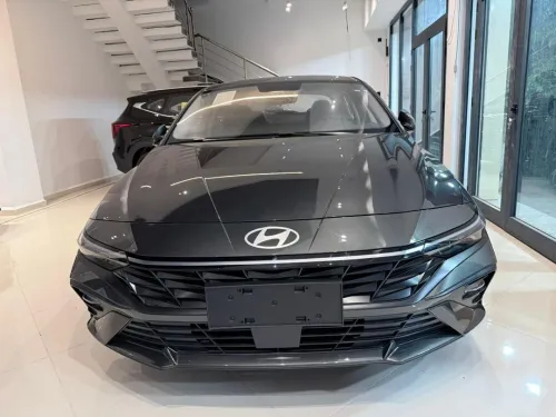 Hyundai Elantra 2025 Luxuri