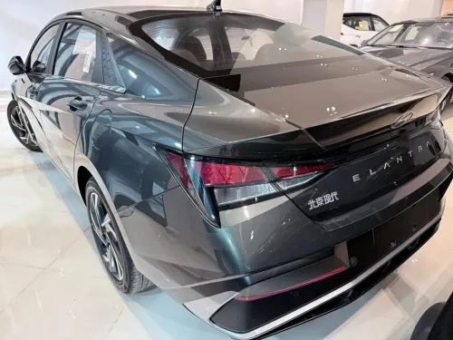Hyundai Elantra 2025 Luxuri