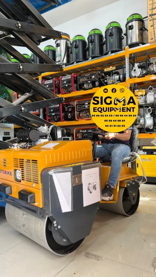 COMPACTEUR 780KG / CHAUFFEUR / 2025