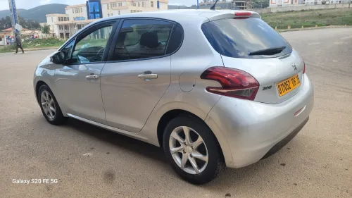 Peugeot 208 2016 Access Facelift