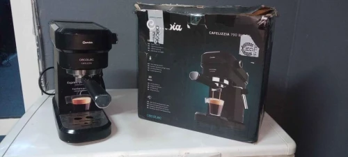 Cecotec Cumbia Cafelizzia 790 Black - Machine à café avec bu