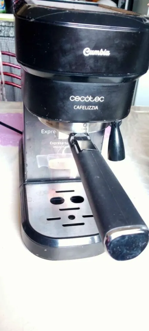 Cecotec Cumbia Cafelizzia 790 Black - Machine à café avec bu