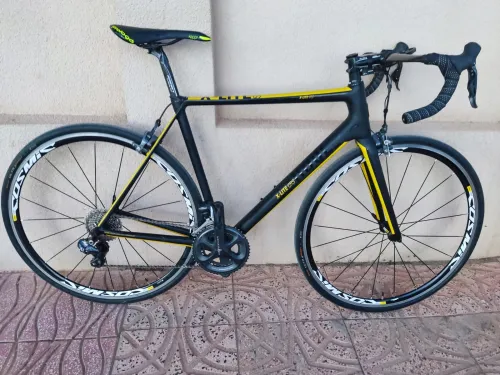 Vélo de route carbone