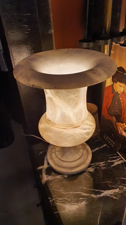 Lampe de table urne en albâtre de style néoclassique LIQUIDATION