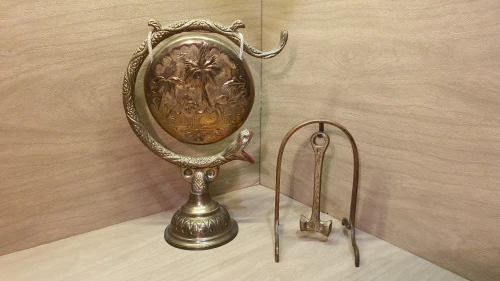 Gong en bronze avec serpent et marteau avec son support LIQUIDATION