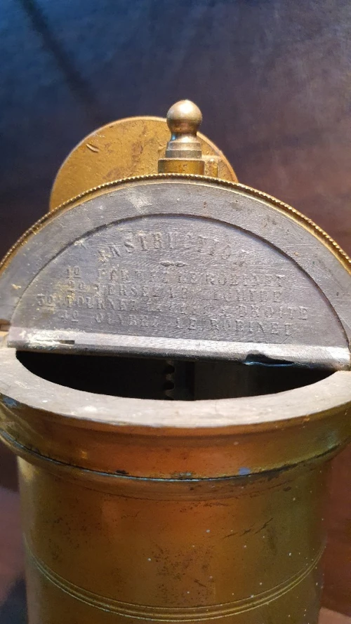 Cabinet de curiosité Véritable Irrigateur Systeme Du Docteur Eguisier N2 du XIXème Siècle PARIS 
