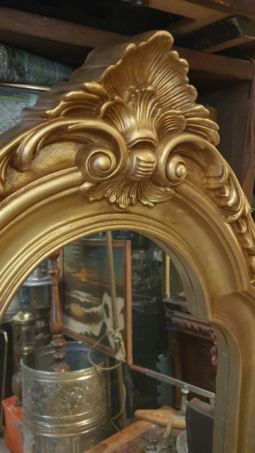 Miroir de style Louis XV en bois doré sculpté et arqué LIQUIDATION