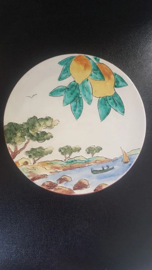 Plusieurs Assiettes anciennes de collection en faïence , porcelaine, ...  fait main signé 